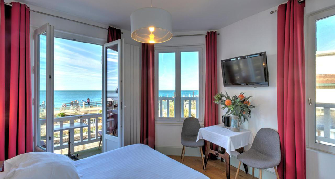 room at the Hotel Le Rayon Vert