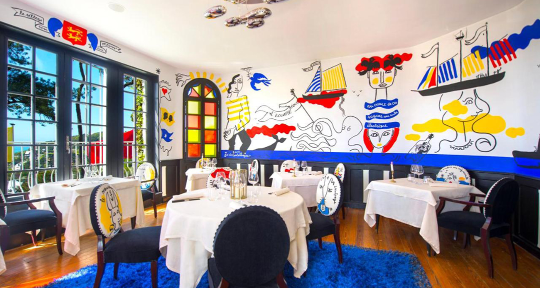 restaurant of the Hotel Le Donjon, fresques by Jean Charles de Castelbajac